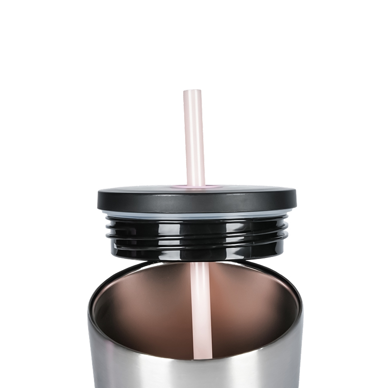 Vaso de vacío con pajita para beber