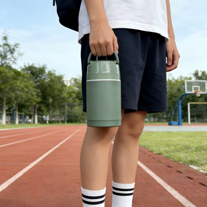 Tarro de comida aislado al vacío